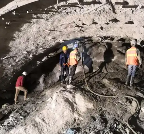 随县拱顶带模注浆料的施工流程及注意事项